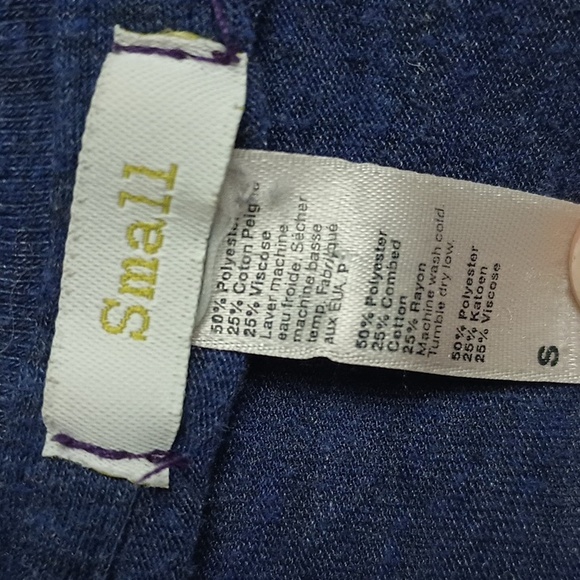 Navy blue small koi fish t-shirt - Picture 5 of 6